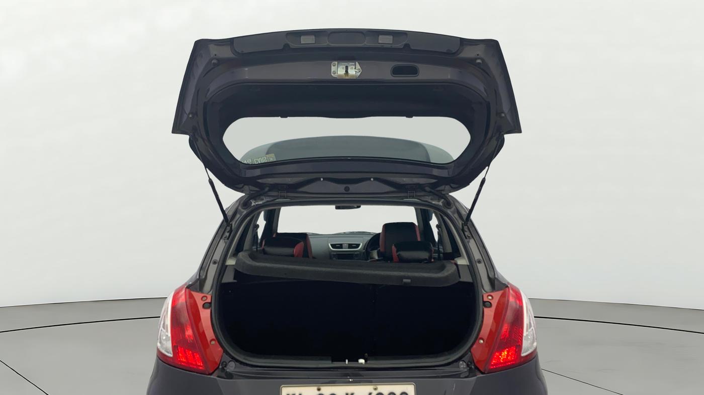 2016 Maruti Swift VXI O, Petrol, Manual, 52,601 km, Boot Door Open