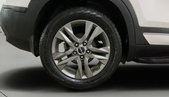 2022 KIA SELTOS HTX IVT 1.5 PETROL, Petrol, Automatic, 68,137 km, Right Rear Wheel