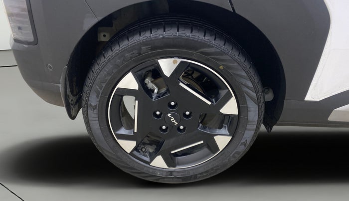 2025 KIA SYROS HTX Plus (O) 1.5 Diesel 6AT, Diesel, Automatic, 13,297 km, Right Rear Wheel