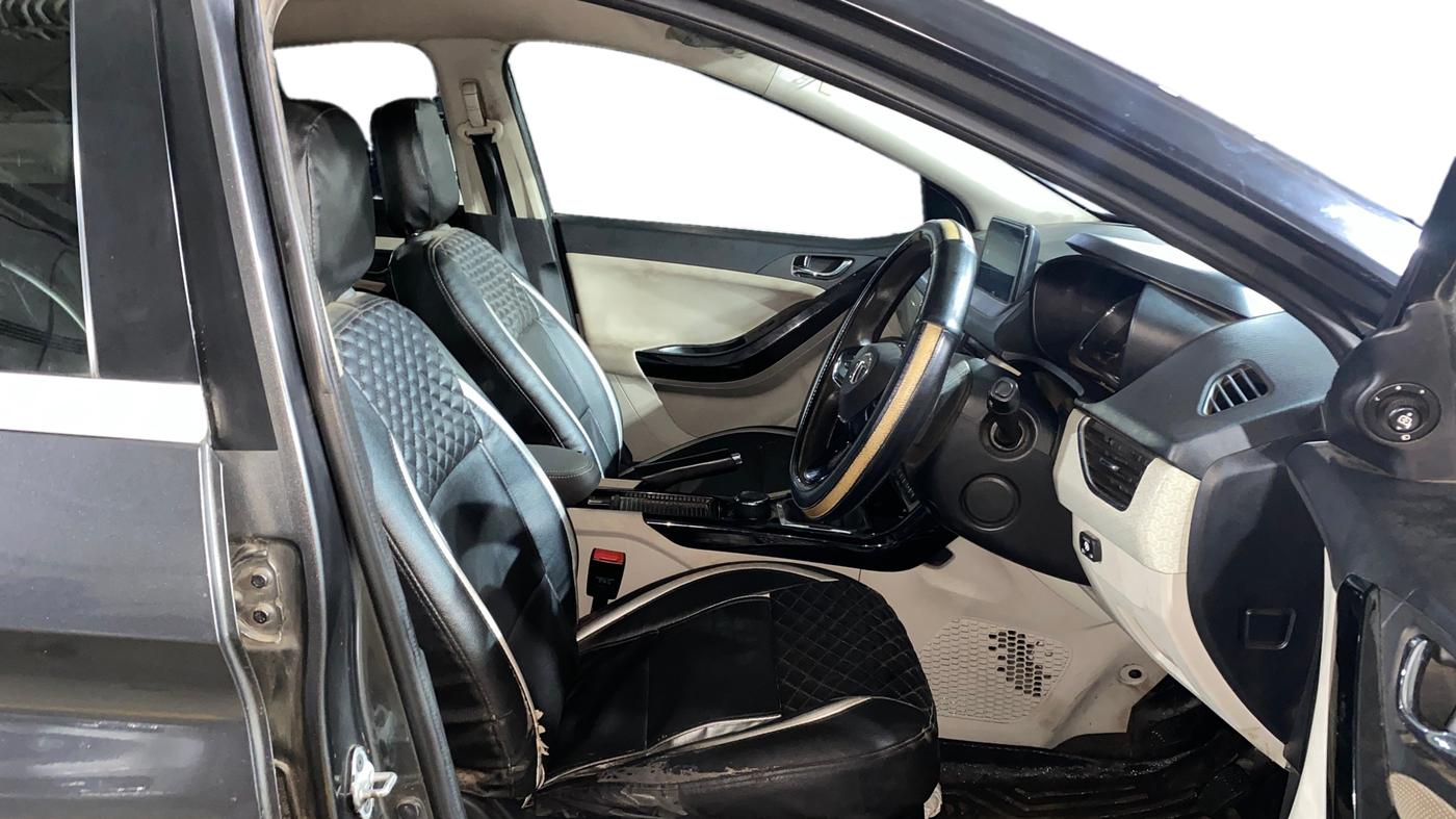 2022 Tata NEXON XZ PLUS PETROL, CNG, Manual, 1,05,744 km, Right Side Front Door Cabin