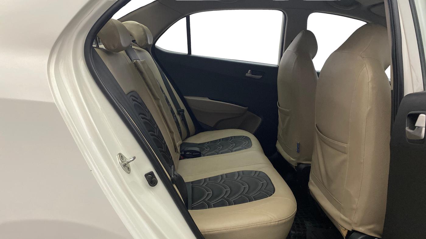 2014 Hyundai Xcent SX 1.2 (O), Petrol, Manual, 63,007 km, Right Side Rear Door Cabin