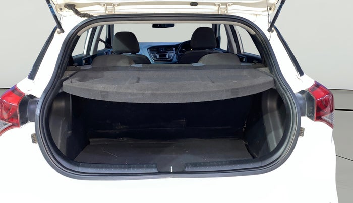 2015 Hyundai i20 Active 1.2 S, Petrol, Manual, 35,128 km, Boot Open Zoomed View