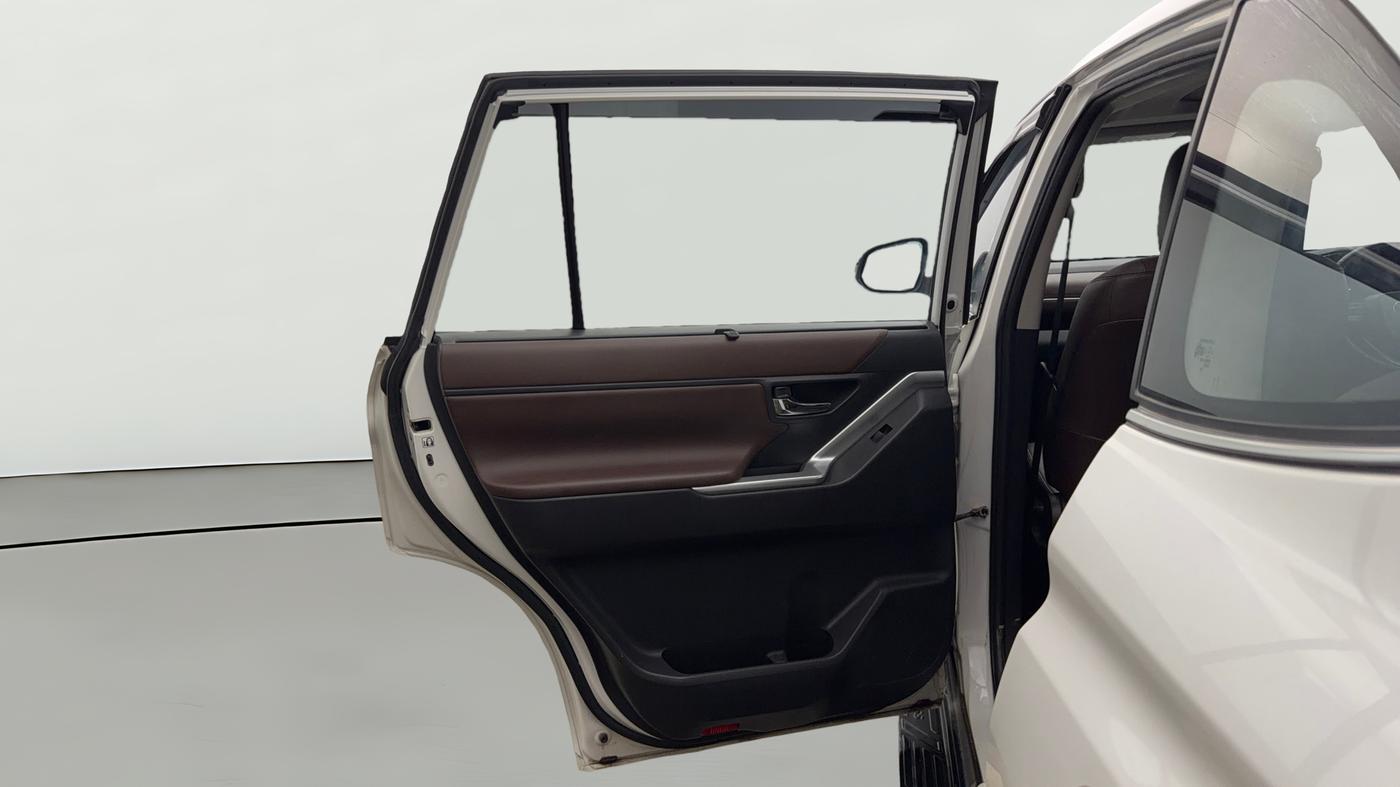 2024 Toyota INNOVA HYCROSS ZX HYBRID 7 STR, Hybrid, Automatic, 24,109 km, LHS Rear Door