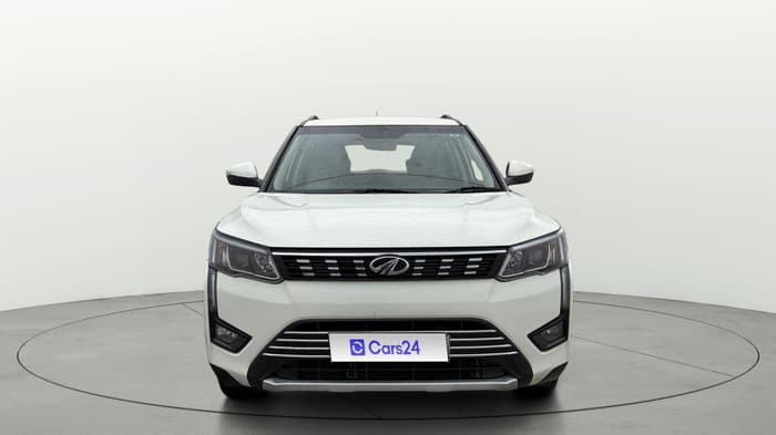 2022 Mahindra XUV300 W8 1.2 PETROL, Petrol, Manual, 28,344 km, Front