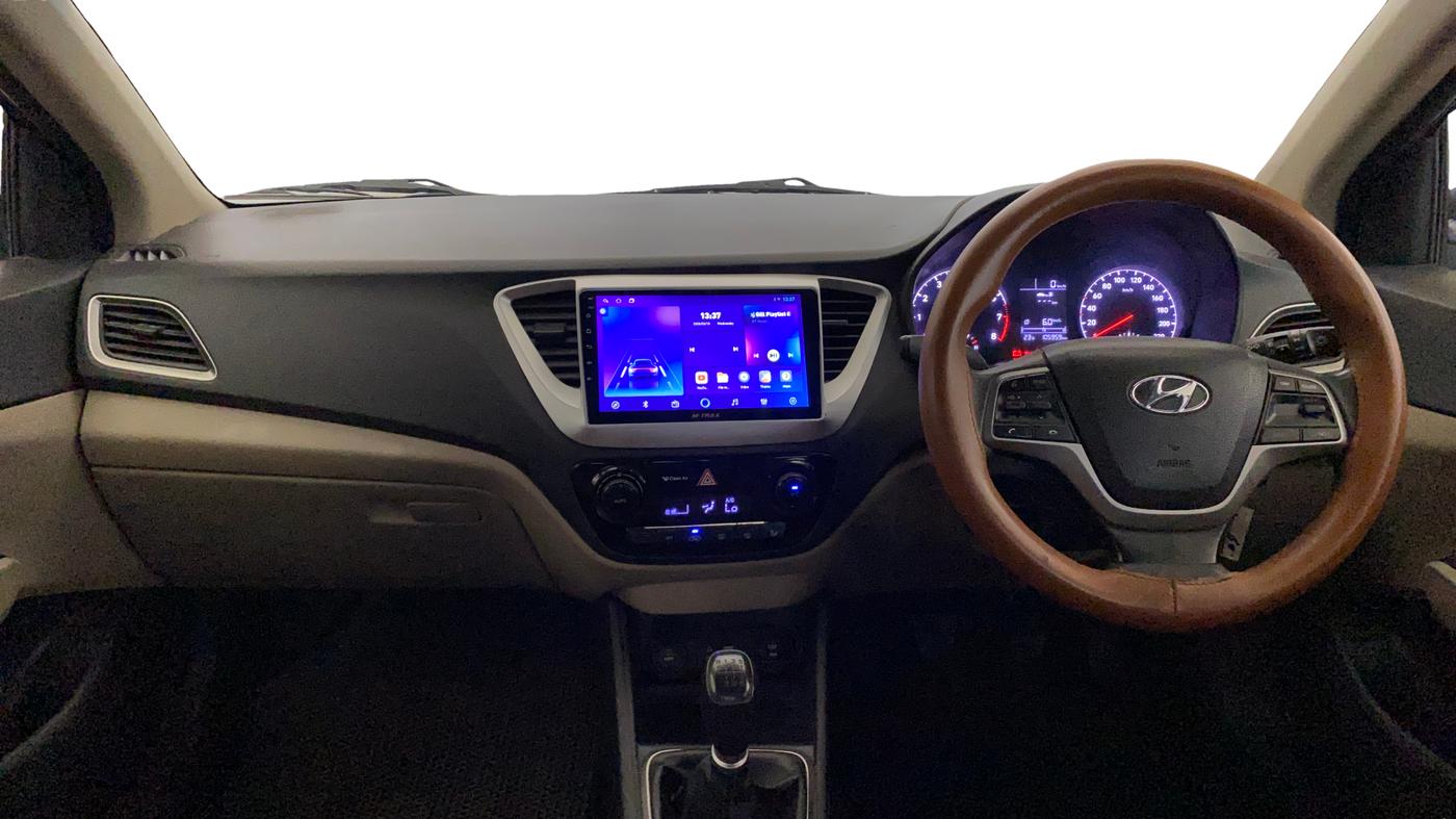 2017 Hyundai Verna 1.6 VTVT SX, Petrol, Manual, 1,06,054 km, Dashboard