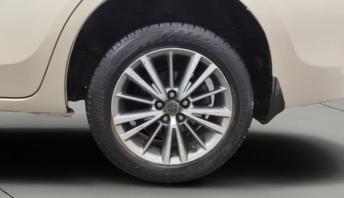 2015 Toyota Corolla Altis GL PETROL, Petrol, Manual, 87,092 km, Left Rear Wheel
