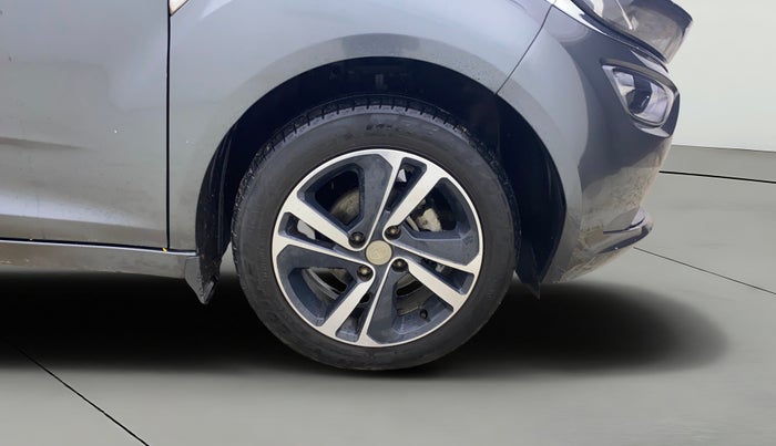2023 Tata ALTROZ XZA, Petrol, Automatic, 30,120 km, Right Front Wheel