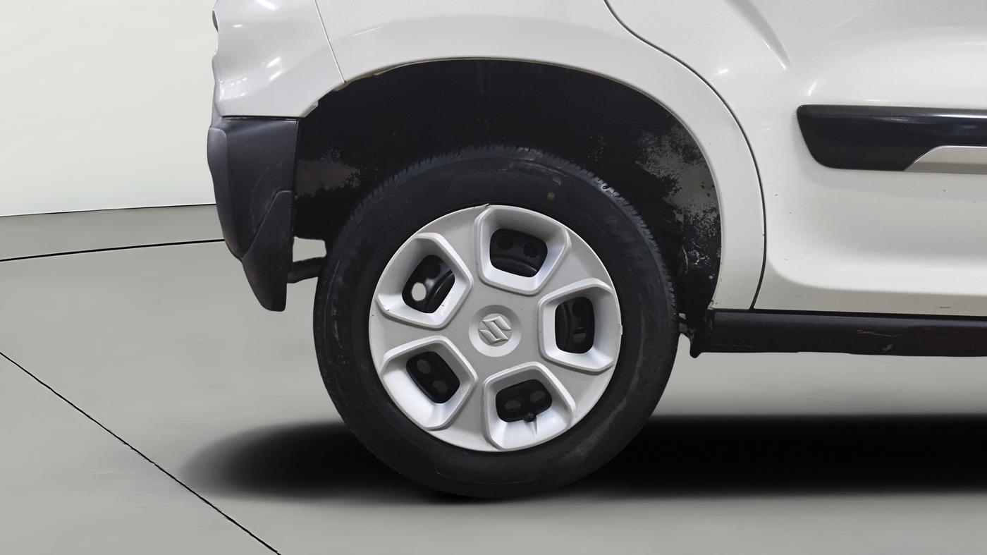 2022 Maruti S PRESSO VXI S-CNG, CNG, Manual, 27,008 km, Right Rear Wheel