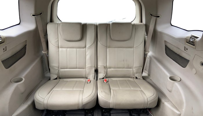2018 Mahindra XUV500 W10, Diesel, Manual, 77,573 km, Third Seat Row ( optional )