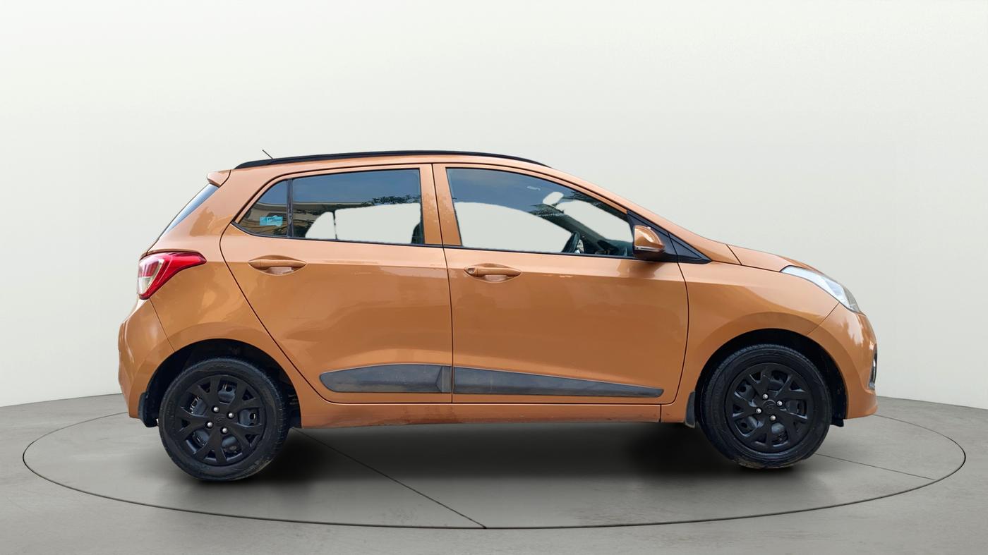 2016 Hyundai Grand i10 SPORTZ 1.2 KAPPA VTVT, Petrol, Manual, 39,920 km, Right Side View