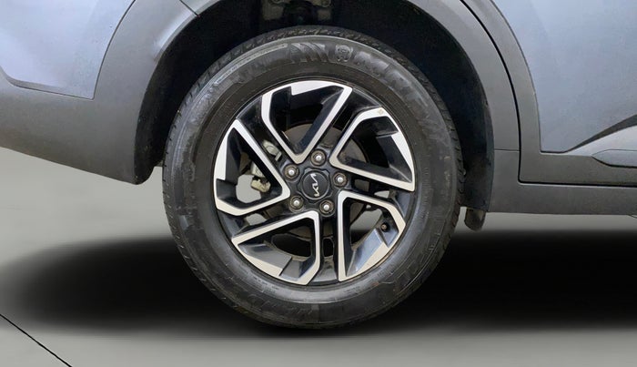 2024 KIA CARENS  X Line 1.5 Turbo Petrol DCT 6 STR , Petrol, Automatic, 17,795 km, Right Rear Wheel