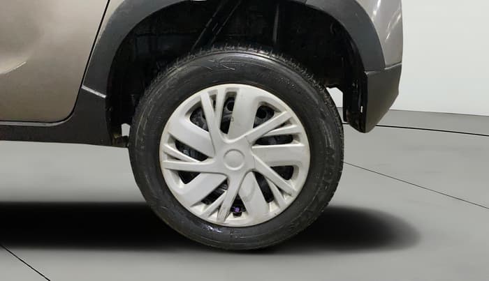 2016 Mahindra Kuv100 K4 6 STR, Petrol, Manual, 61,047 km, Left Rear Wheel
