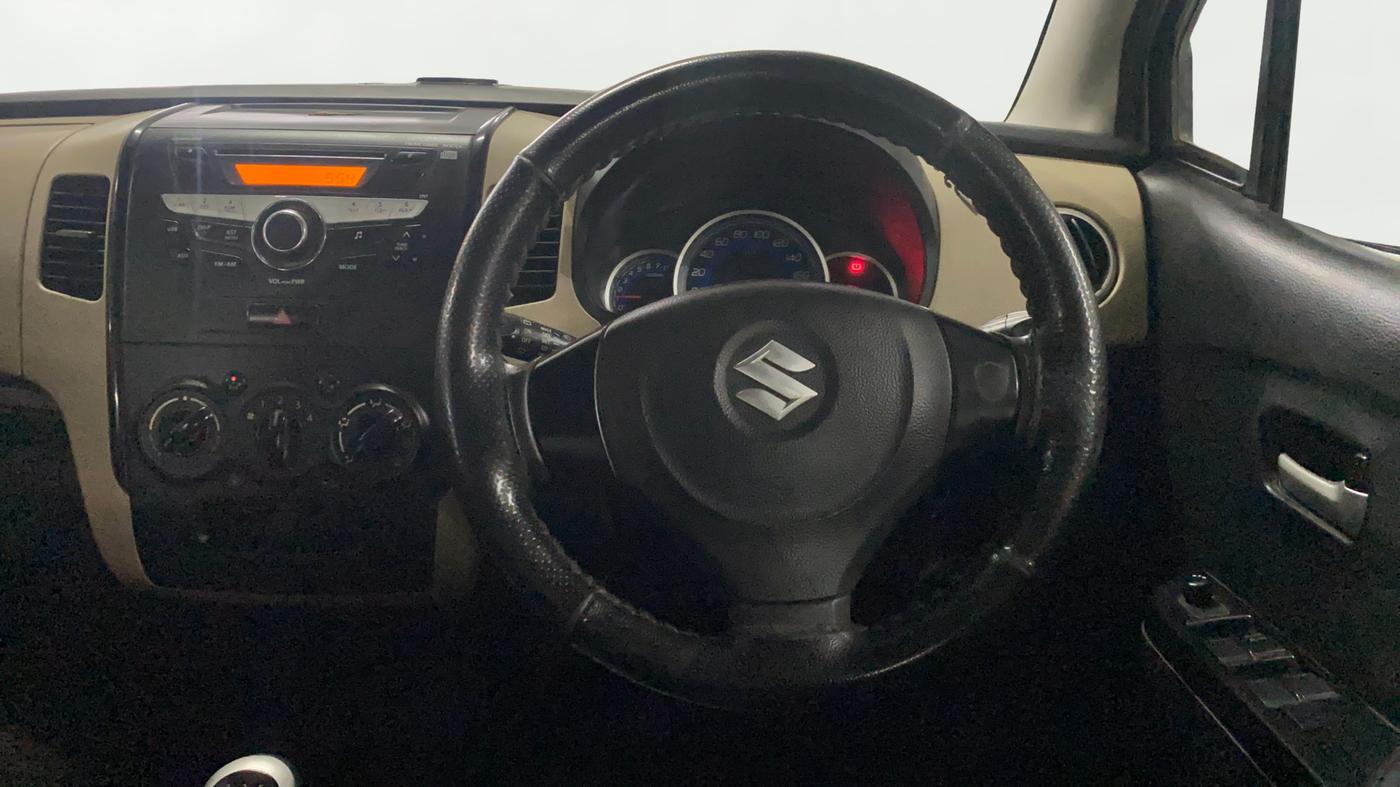 2017 Maruti Wagon R 1.0 VXI, Petrol, Manual, 35,461 km, Steering Wheel Close Up