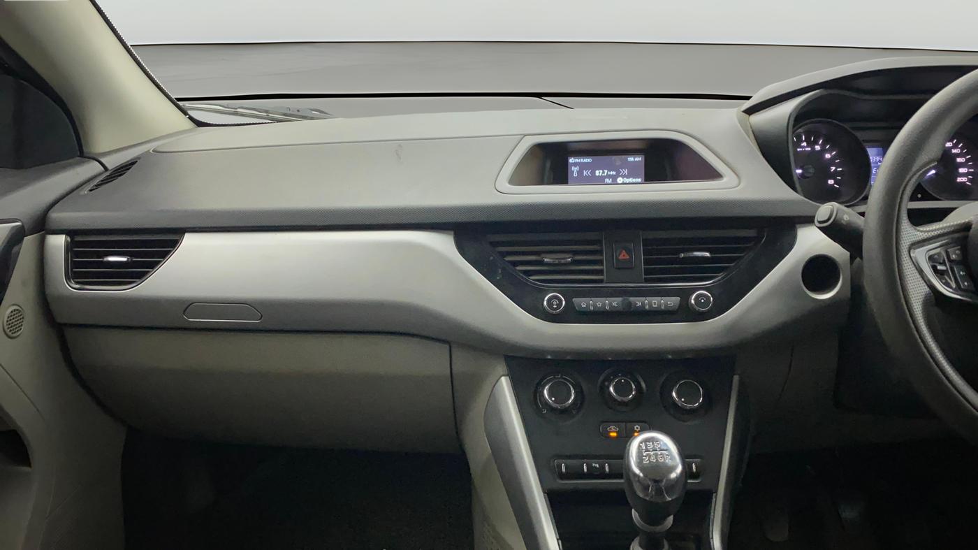 2018 Tata NEXON XM PETROL, CNG, Manual, 1,00,474 km, Air Conditioner