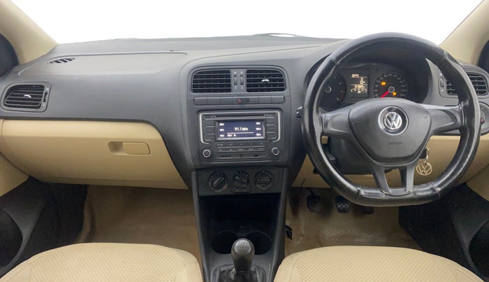 2016 Volkswagen Ameo COMFORTLINE 1.2L, Petrol, Manual, 81,946 km, Dashboard