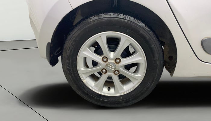 2014 Hyundai Grand i10 ASTA AT 1.2 KAPPA VTVT, Petrol, Automatic, 1,11,150 km, Right Rear Wheel