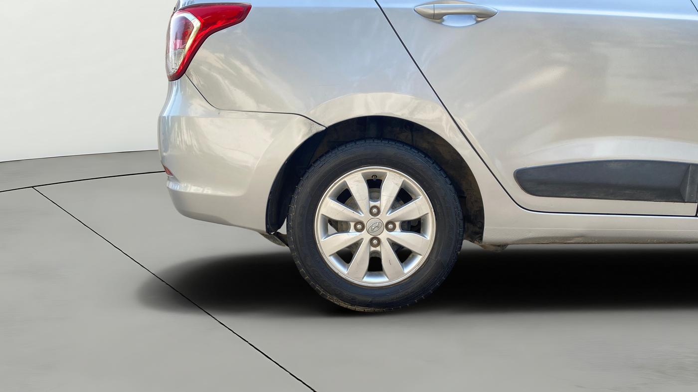 2016 Hyundai Xcent SX 1.2, Petrol, Manual, 1,18,304 km, Right Rear Wheel