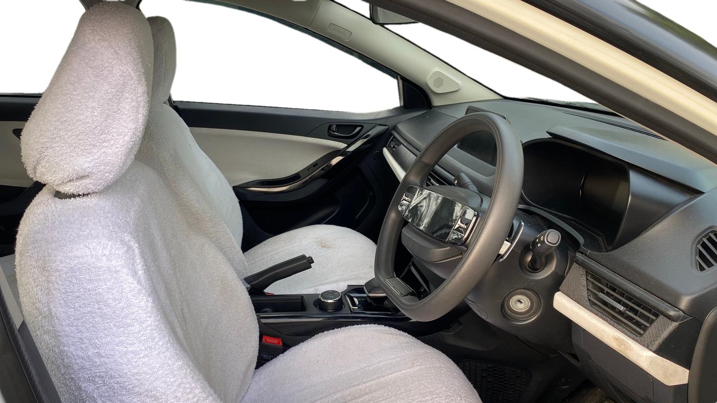 2024 Tata NEXON Pure 1.2 Petrol 6AMT, Petrol, Manual, 27,941 km, Right Side Front Door Cabin
