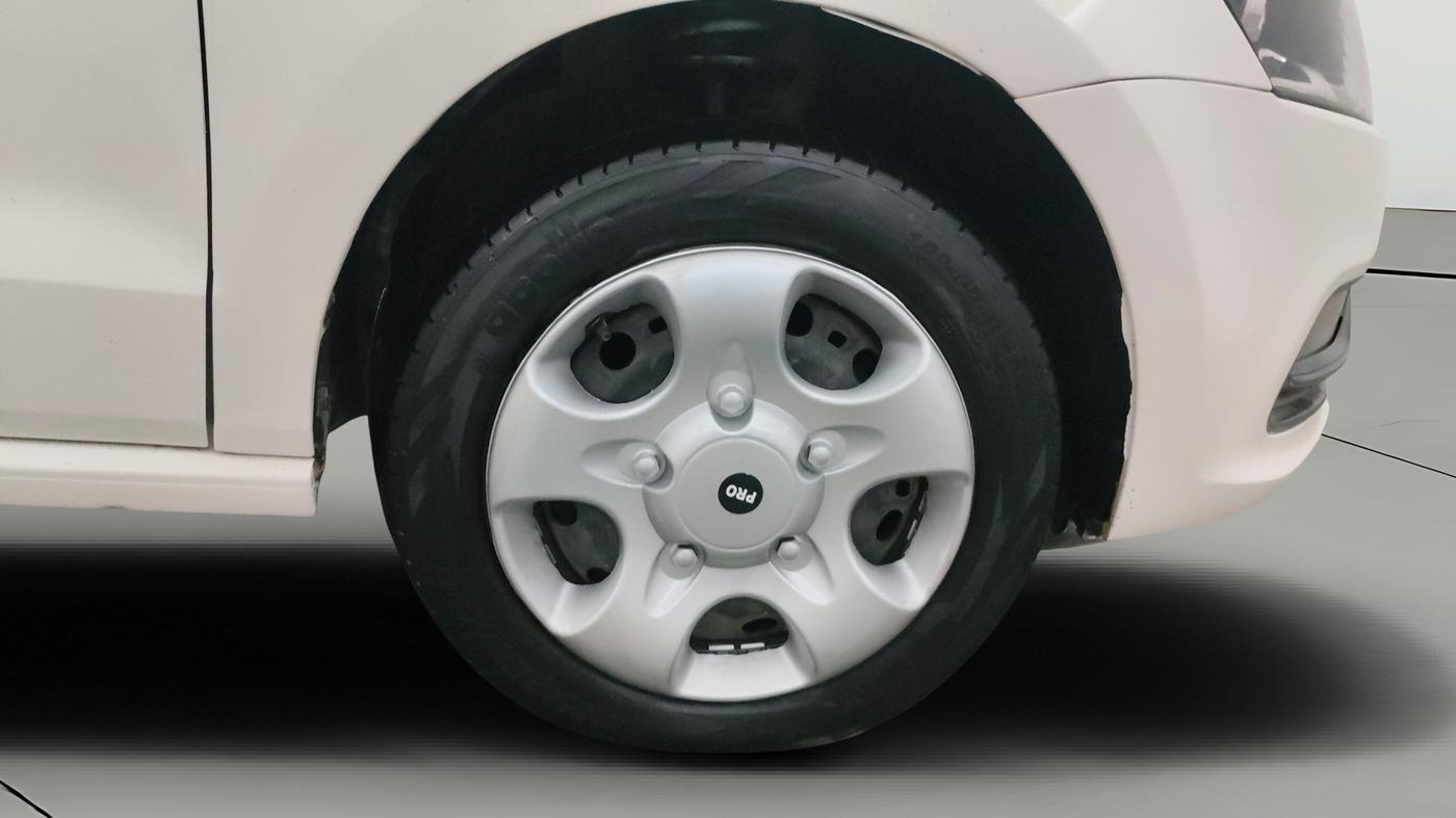 2017 Volkswagen Polo COMFORTLINE 1.2L, Petrol, Manual, 85,807 km, Right Front Wheel