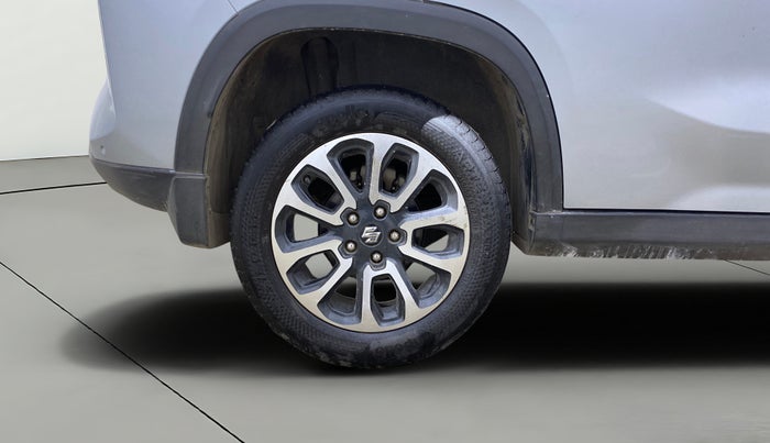 2022 Maruti Grand Vitara ALPHA SMART HYBRID ALLGRIP DUAL TONE, Petrol, Manual, 46,462 km, Right Rear Wheel