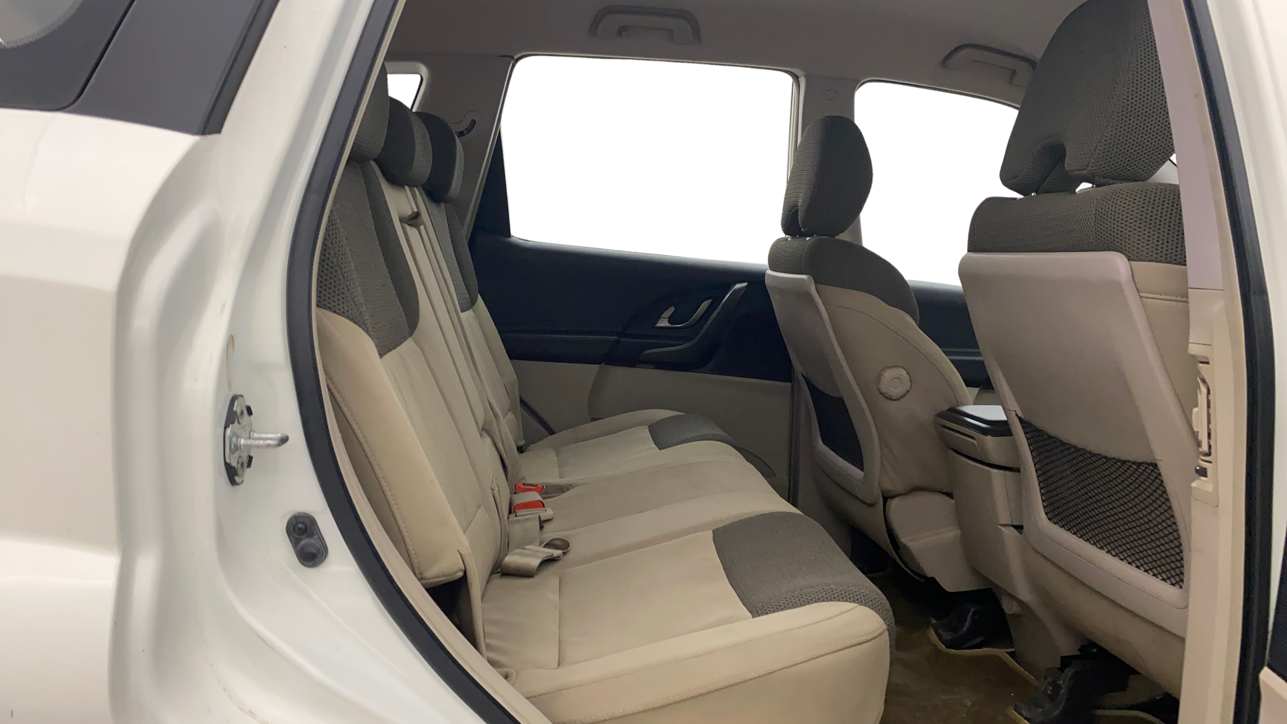 camera-Right-Side-Rear-Door-Cabin