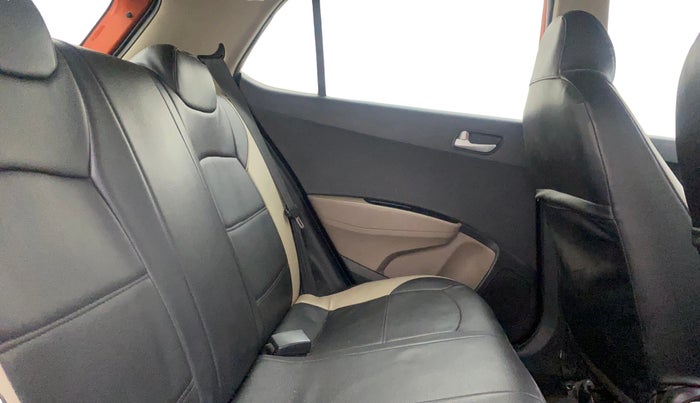 2017 Hyundai Grand i10 SPORTZ 1.2 KAPPA VTVT, Petrol, Manual, 1,43,469 km, Right Side Rear Door Cabin