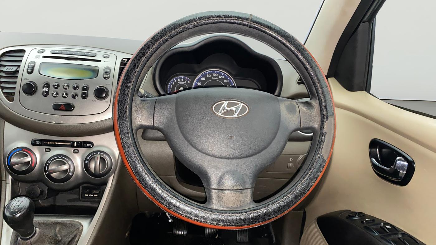 2013 Hyundai i10 SPORTZ 1.2, Petrol, Manual, 1,31,567 km, Steering Wheel Close Up