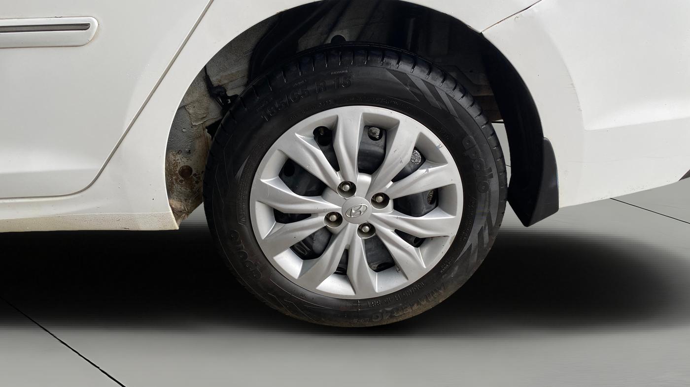 2018 Hyundai Verna 1.6 EX CRDI, Diesel, Manual, 80,426 km, Left Rear Wheel