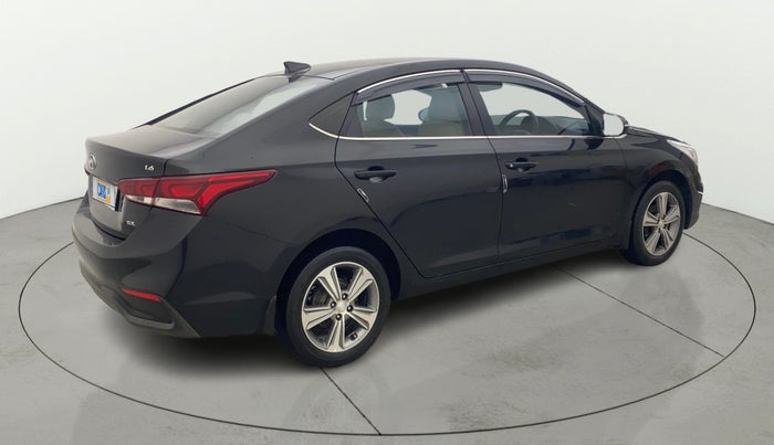 2017 Hyundai Verna 1.6 VTVT SX, Petrol, Manual, 79,333 km, Right Back Diagonal