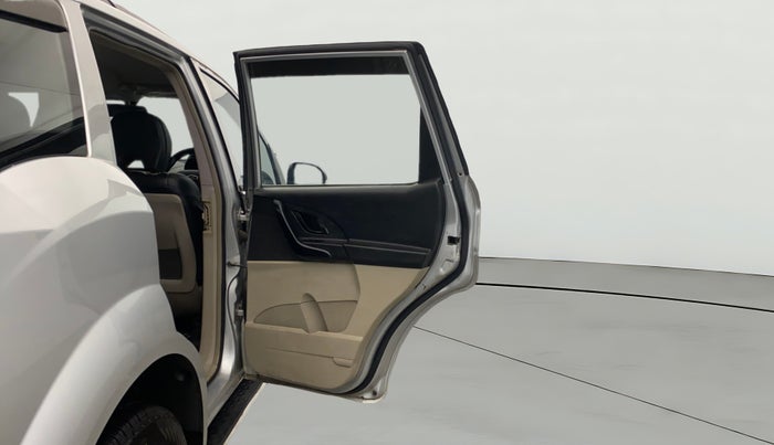 2017 Mahindra XUV500 W4, Diesel, Manual, 57,879 km, RHS Rear Door