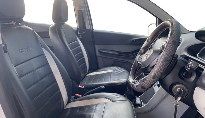 2021 Tata Tiago XT PETROL, Petrol, Manual, 1,40,973 km, Right Side Front Door Cabin