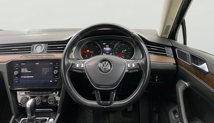 2018 Volkswagen Passat HIGHLINE DSG, Diesel, Automatic, 80,437 km, Steering Wheel Close Up