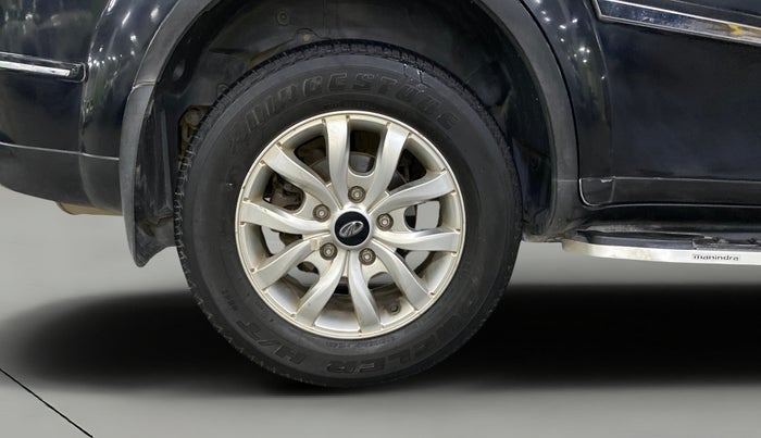2017 Mahindra XUV500 W9 AT, Diesel, Automatic, 86,529 km, Right Rear Wheel
