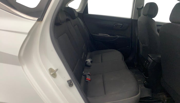 2021 Hyundai NEW I20 ASTA (O) 1.2 MT, CNG, Manual, 1,17,079 km, Third Seat Row ( optional )