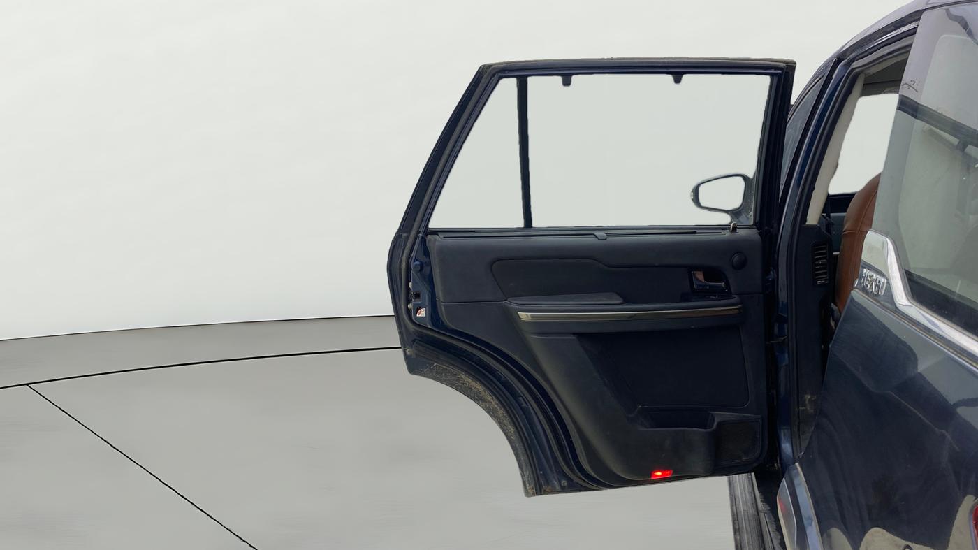 2019 Tata Hexa XM PLUS 4X2 7 STR, Diesel, Manual, 1,22,595 km, LHS Rear Door