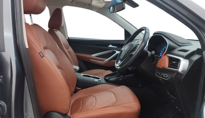 2022 MG HECTOR PLUS SHARP 1.5 PETROL TURBO CVT 6-STR, Petrol, Automatic, 56,886 km, Right Side Front Door Cabin