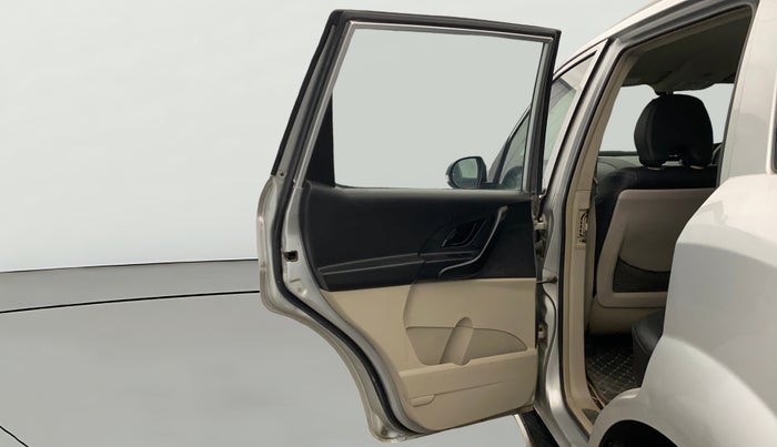 2016 Mahindra XUV500 W4 1.99, Diesel, Manual, 61,726 km, LHS Rear Door