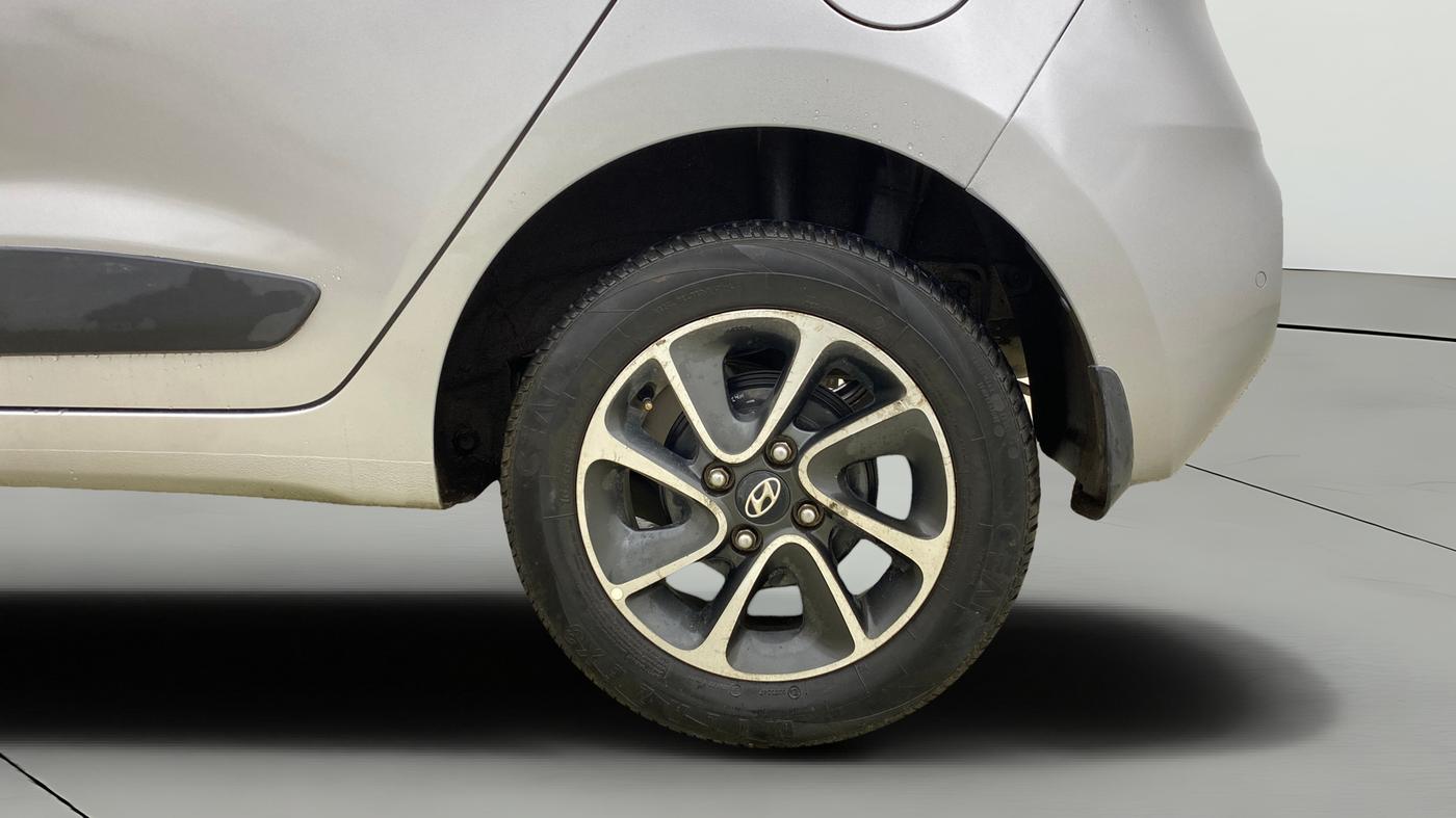 2017 Hyundai Grand i10 SPORTZ (O) AT 1.2 KAPPA VTVT, Petrol, Automatic, 67,117 km, Left Rear Wheel