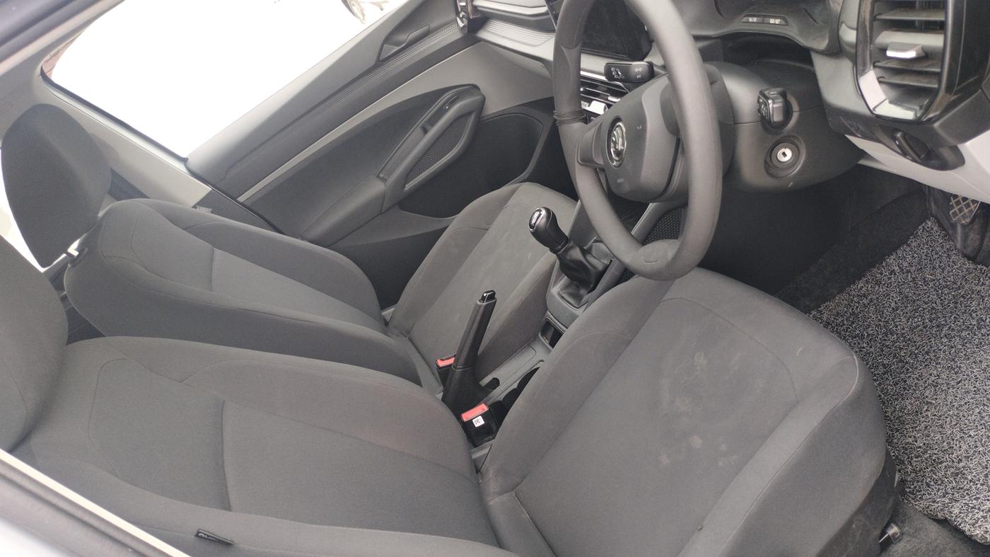 2025 Skoda Kylaq Classic, Petrol, Manual, 21,144 km, Right Side Front Door Cabin