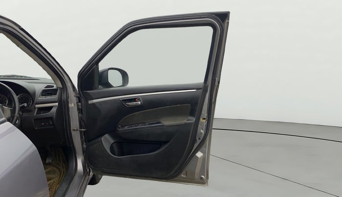 2015 Maruti Swift VXI, Petrol, Manual, 83,328 km, RHS Front Door