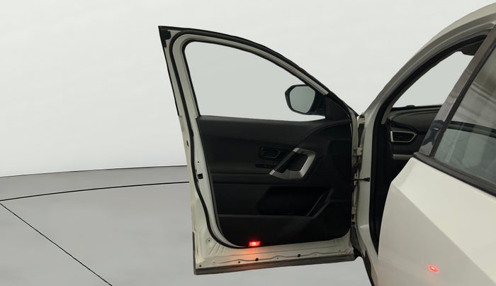 2020 Tata Harrier XM 2.0L KRYOTEC, Diesel, Manual, 95,786 km, LHS Front Door