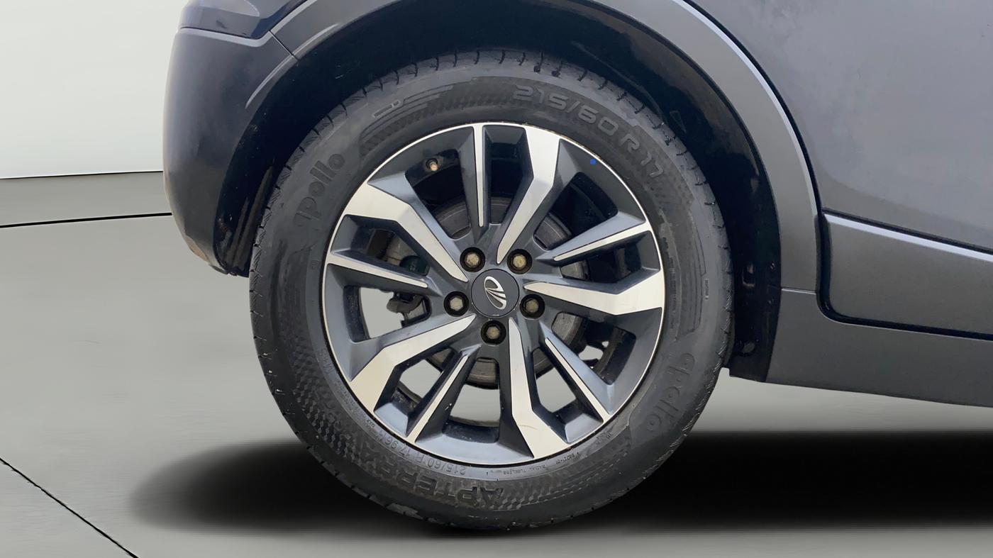 2019 Mahindra XUV300 W8 (O) 1.5 DIESEL, Diesel, Manual, 66,337 km, Right Rear Wheel