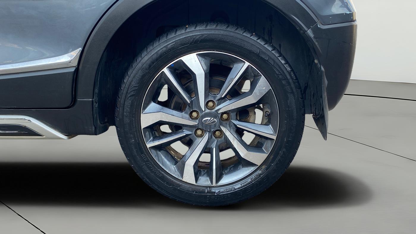 2021 Mahindra XUV300 W8 (O) 1.2 PETROL, Petrol, Manual, 47,115 km, Left Rear Wheel