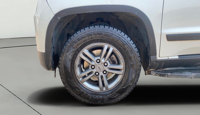 2019 Mahindra TUV300 T10, Diesel, Manual, 46,232 km, Left Front Wheel