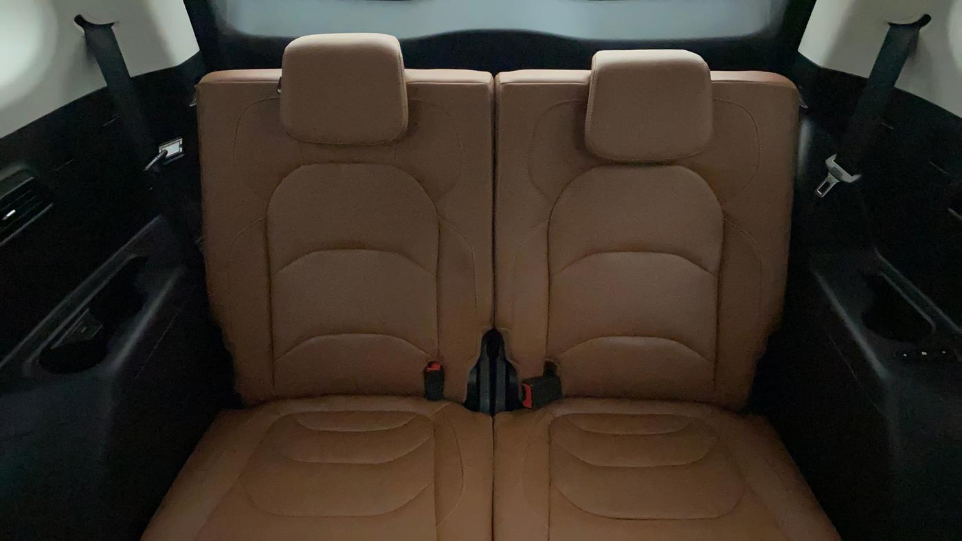 2021 MG HECTOR PLUS SHARP 2.0 DIESEL TURBO MT 6-STR, Diesel, Manual, 1,07,362 km, Third Seat Row ( optional )