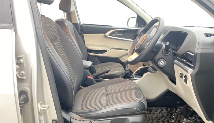 2022 KIA CARENS PRESTIGE 1.5 PETROL 7 STR, CNG, Manual, 14,845 km, Right Side Front Door Cabin