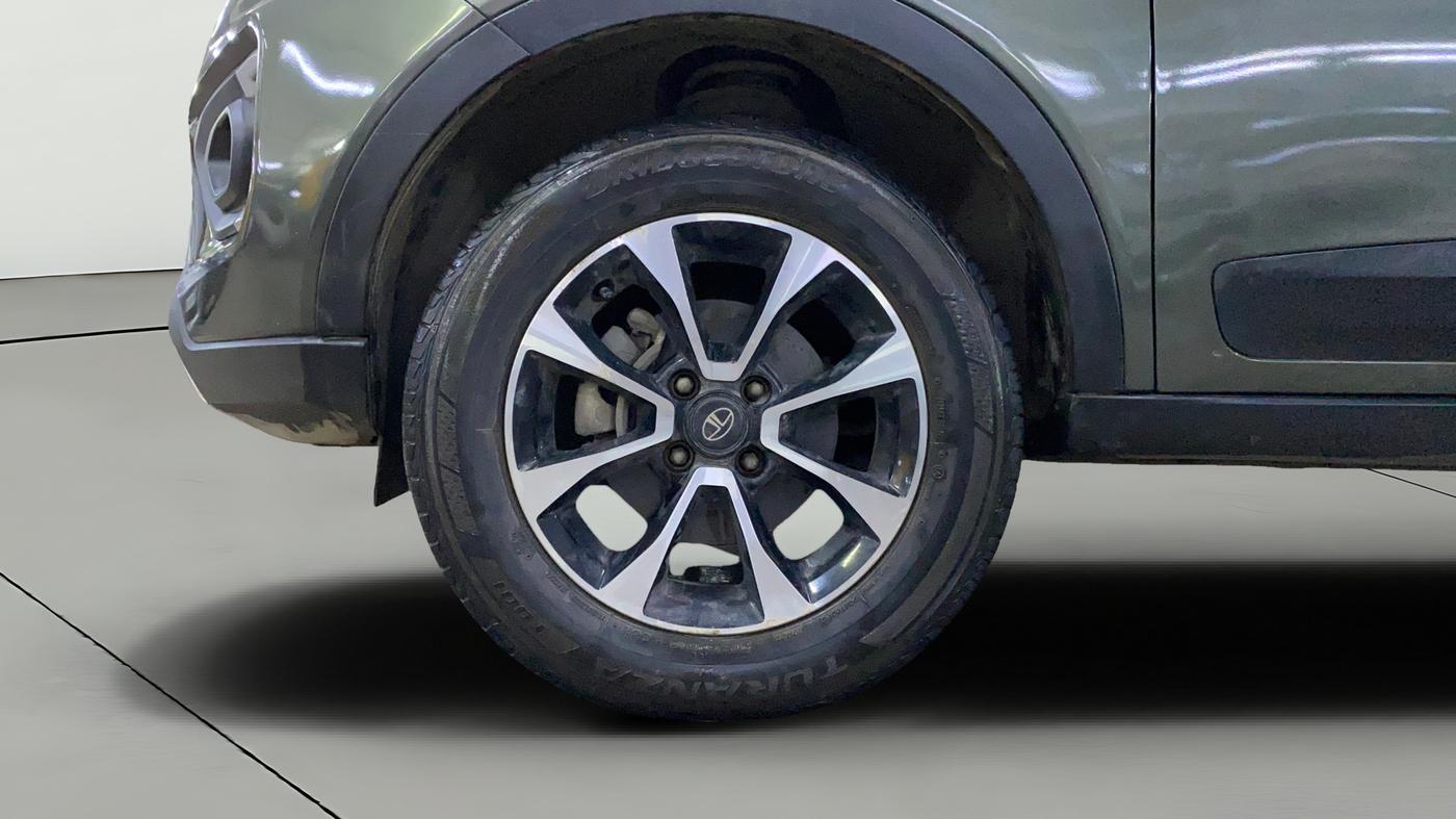 2021 Tata NEXON XZA PLUS PETROL, Petrol, Automatic, 27,884 km, Left Front Wheel