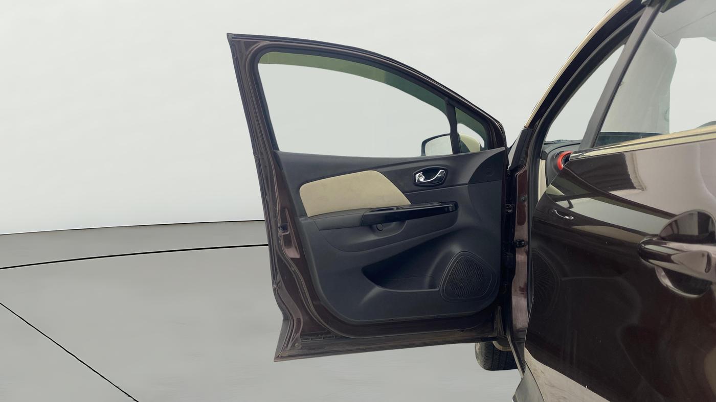 2019 Renault Captur PLATINE PETROL DUAL TONE, Petrol, Manual, 1,03,104 km, LHS Front Door