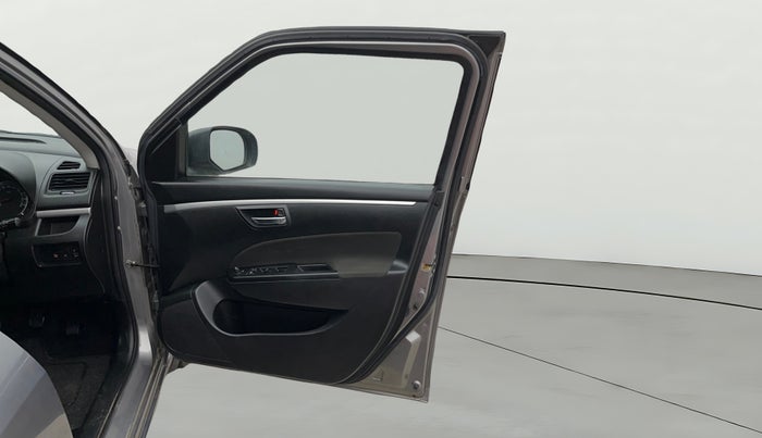 2015 Maruti Swift VXI, Petrol, Manual, 16,819 km, RHS Front Door