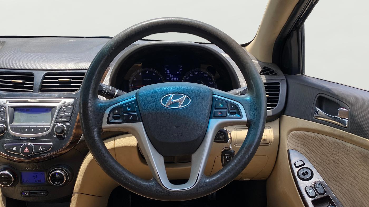 2014 Hyundai Verna FLUIDIC 1.6 VTVT SX, Petrol, Manual, 1,13,313 km, Steering Wheel Close Up
